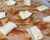 Foto del paso 6 de la receta: 1-Masa de coliflor para pizza. 2- Pizza con base de coliflor, cherrys y quesos
