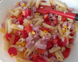 Foto del paso 3 de la receta: Ensalada de pasta hawaiana -con aceite de albahaca-