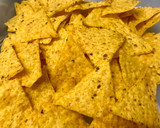 Foto del paso 1 de la receta: Nachos con carne, queso y chiles poblanos