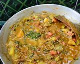 A picture of step 4 of Palanga Ghadghada Tarkari (Spinach and Veggies Curry).