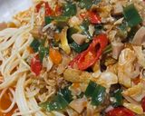 Foto langkah ke 5 dari resep Mie sepageti ayam suir ala rumahan.