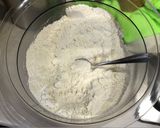 A picture of step 2 of Super Easy Banana Cake.