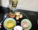 Hình bước làm 1 của món Trứng cốm đúc thịt