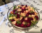 Une image de l'étape 10 de Salade de fruits au jus de prunes (pommes, banane, pitaya rouge et kiwis).