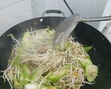 Hình bước làm 5 của món Mề gà xào mướp giá