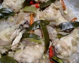 รูปขั้นตอนการทำที่ 7 ของ น่องไก่นึ่งวุ้นเส้นสมุนไพร