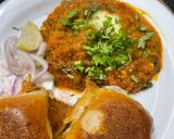 A picture of step 8 of Pav Bhaji.