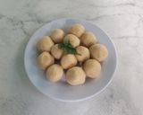 Foto langkah ke 2 dari resep Sop Bakso Tempe.