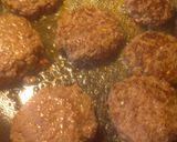 A picture of step 3 of Pocket burgers.