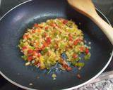 Foto del paso 3 de la receta: Salsa y pimiento del piquillo relleno