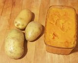 Foto del paso 2 de la receta: Crema de calabaza y patata, con toque suave de queso azul