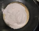 A picture of step 2 of Wheat flour banana cake.