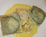 Foto del paso 7 de la receta: Raviolones de bondiola salsa de curry y queso azul