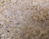 Foto del paso 2 de la receta: Revuelto de picadillo de chorizo con patata y pimiento