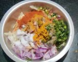 उडीद डाळ, बटाटे, गाजर पकोडे (Urid Dal Batata Gajar Pakode Recipe In Marathi) रेसिपी स्टेप 5 फोटो 