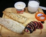 Foto del paso 1 de la receta: Bocata de higos y mousse de cebolla caramelizada