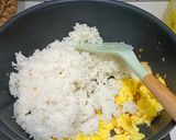 Foto langkah ke 3 dari resep Nasi Goreng Telur Udang.