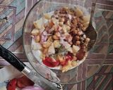 A picture of step 3 of Dahi chana and phulki chaat.