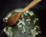 Foto del paso 1 de la receta: Mollejas de pollo al vino de pitarra