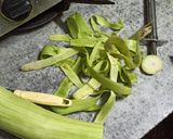 A picture of step 1 of Lauki/ Gheeye Ke Kofte.