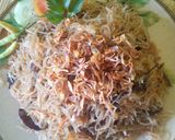 Foto langkah ke 6 dari resep Bihun goreng jamur.