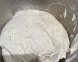 Foto del paso 3 de la receta: Pizza de masa madre con brie y cebollas caramelizadas