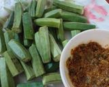 A picture of step 2 of Tawa masala bhindi.