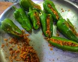 बेसन मसाला स्टफ मिरची (Besan Masala Stuff Mirchi Recipe In Marathi) रेसिपी स्टेप 3 फोटो 