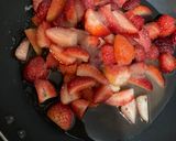 Foto del paso 5 de la receta: Panna cotta con coulis de fresa
