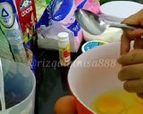 Foto langkah ke 1 dari resep Brownies Puding Busa Merah Muda.