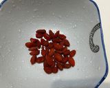 鮮筍蘋果🍎枸杞湯（電鍋料理）的食譜步驟1照片