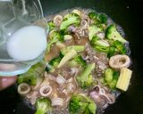Foto langkah ke 9 dari resep Tumis Brokoli Cumi.