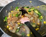 Foto langkah ke 3 dari resep Kikil Tiram Kecap Cabe Hijau.