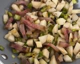 Foto del paso 3 de la receta: Mafalda con Pera, Puerro y Roquefort !!!