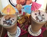 A picture of step 4 of Cookies milk shake.