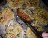 Foto langkah ke 4 dari resep Omelet Makaroni n Sosis Or Macaroni n Sausage Omelette.