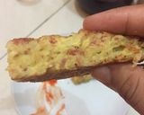 Foto langkah ke 3 dari resep Omelet Mie Telur Kornet.