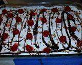 A picture of step 5 of Banana Split Torte.