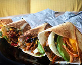 Foto del paso 12 de la receta: Burritos picantes de pollo deshilachado
