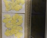 A picture of step 3 of Homemade Deep Fried Potato Crisps.