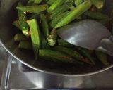 A picture of step 6 of Bharwa bhindi.