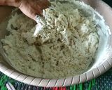 Foto langkah ke 2 dari resep Donat Kampung Gula Putih Ekonomis.