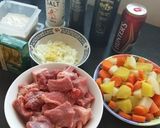 A picture of step 1 of Beer beef stew.