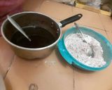 Foto langkah ke 3 dari resep Cake Coklat Potong Lembut.