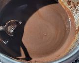 Foto del paso 2 de la receta: Ganache de chocolate sin crema de leche sin batidora!