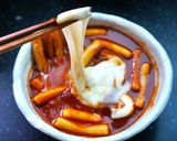 Foto langkah ke 8 dari resep Resep Sinjeon Tteokbokki. Saingannya Yeobki tteokbokki pedas sama2 gampang.