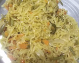 வெஜ் நூடுல்ஸ் ரெசிபி ஸ்டேப் 3 புகைப்படம்