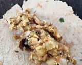 A picture of step 6 of Stuffed paneer suzi rolls.