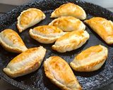 Foto del paso 4 de la receta: Masa para empanaditas semi hojaldradas