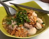 รูปขั้นตอนการทำที่ 4 ของ เส้นหมี่ขาวต้มยำลูกชิ้นหมูหมูสับบะช่อ